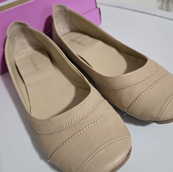 Cream Nine West flats - Picture 1 of 6